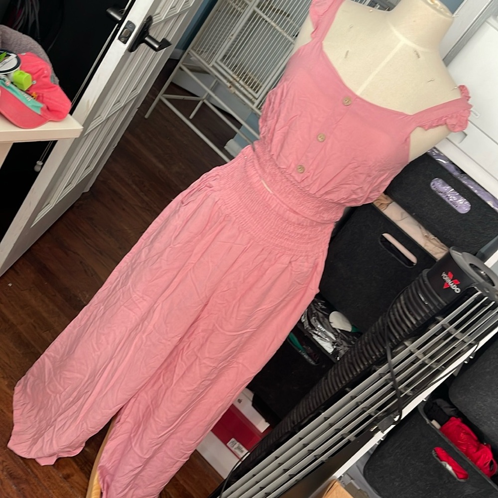 This Set of pants and top